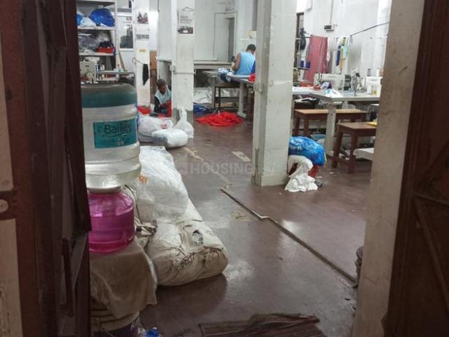 2 BHK Studio in Tangra for rent Kolkata. The reference number is 18800024