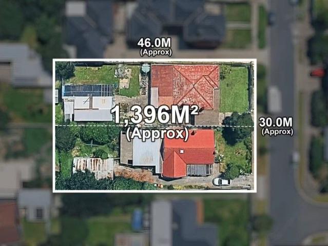 2 Big houses in convenient location