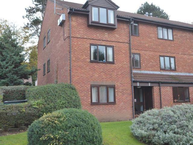 2 Bloomsbury Grove, Kings Heath B14 7NU 2 bed apartment to rent £925 pcm £213 pw