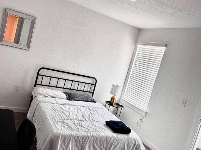 2 BR in Austin