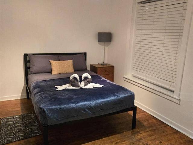 2 BR in Chicago