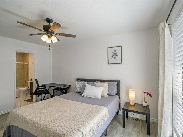 2 BR in Houston