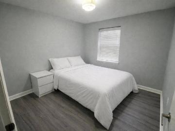 2 BR in Washington