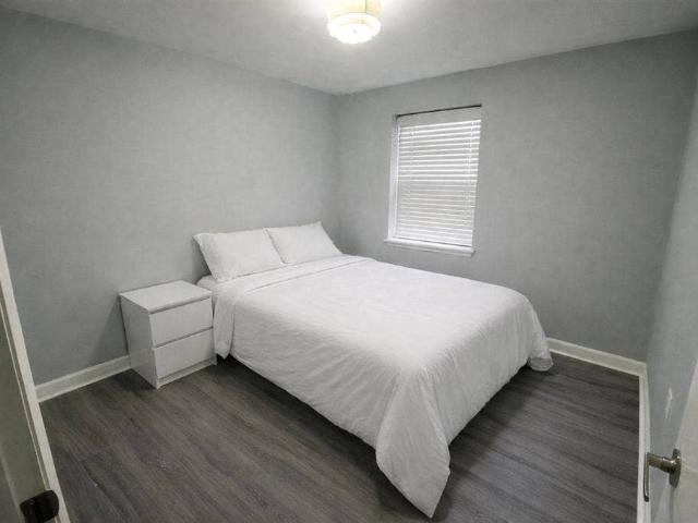 2 BR in Washington