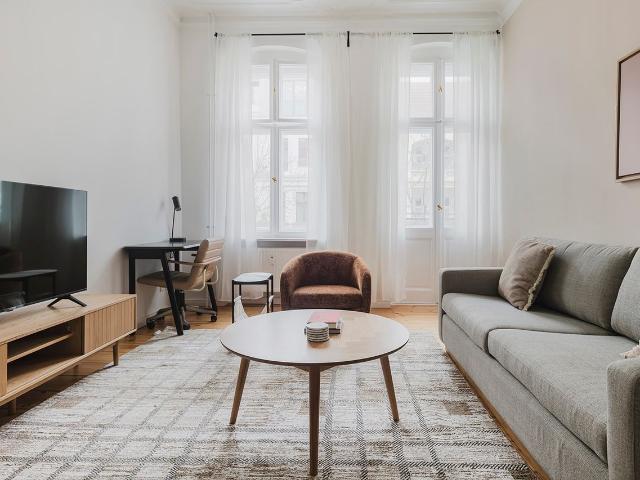 2 BR Prenzlauer Berg, elevator, furnished, Berlin Amsterdam Apartments for Rent