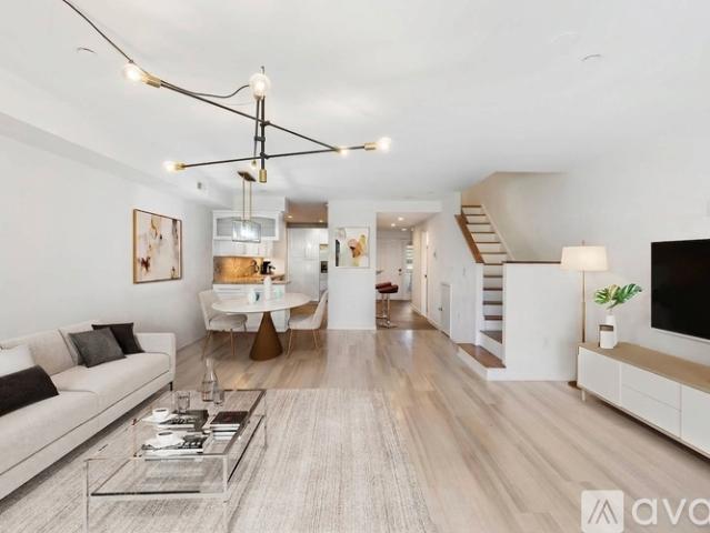 2 BR, 1.5 BA Apartment 3 Whitman Ct, Unit 3, Teaneck, NJ 07666