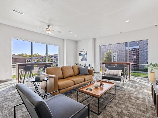 2 BR, 1.5 BA Apartment 1040 Blue Ridge Pl NW Unit 1313CP, Altoona, IA 50009