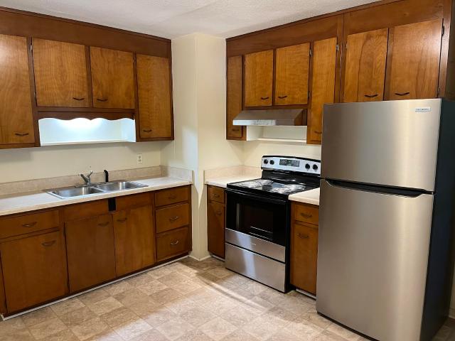2 BR, 1.5 BA Apartment 109 West Blythe Circle, Hendersonville, NC 28739
