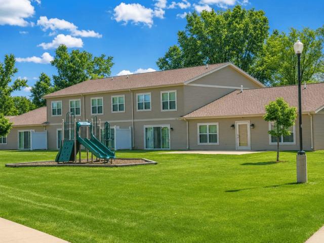 2 BR, 1.5 BA Apartment 100 Anchor Drive Unit 212, Marinette, WI 54143
