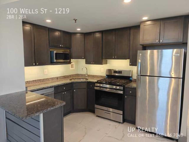 2 BR, 1.5 BA Apartment 100 Wells St, Hartford, CT 06103