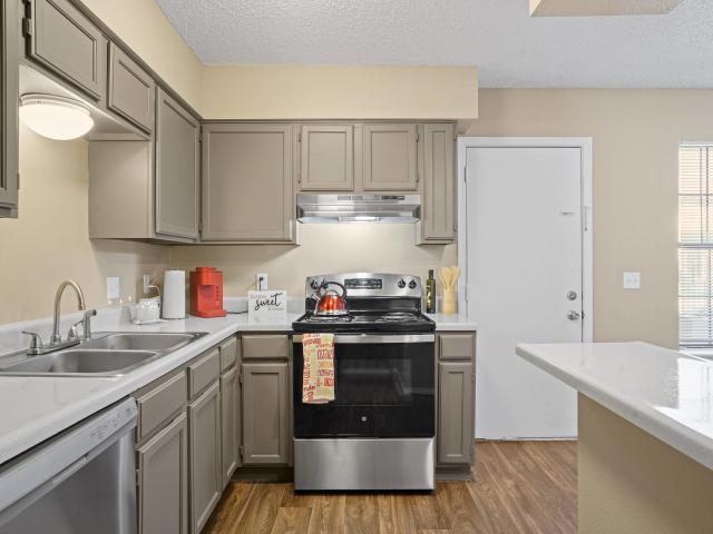 2 BR, 1.5 BA Apartment 101 Crestland Drive Unit 121F, Norman, OK 73071