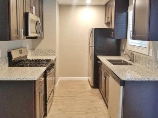 2 BR, 1.5 BA Apartment 1155 West Center Street Unit 122, Manteca, CA 95337