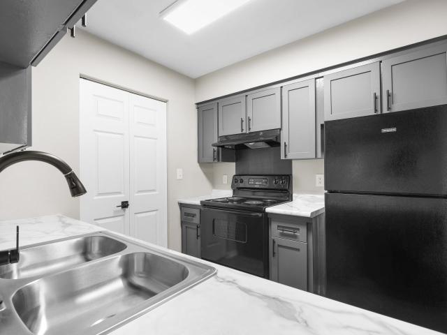 2 BR, 1.5 BA Apartment 1182 Quail Run Drive Unit 1160 2B, Columbus, IN 47201