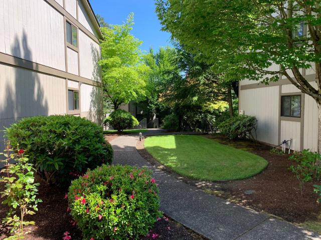 2 BR, 1.5 BA Apartment 11835 Southwest Ridgecrest Drive Unit 15, Beaverton, OR 97008