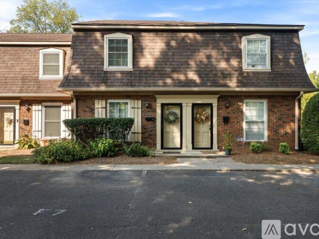 2 BR, 1.5 BA Apartment 1100 West Main Street, Unit 7, Franklin, TN 37064