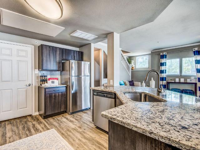 2 BR, 1.5 BA Apartment 1100 Hidden Ridge Unit 2339, Irving, TX 75038