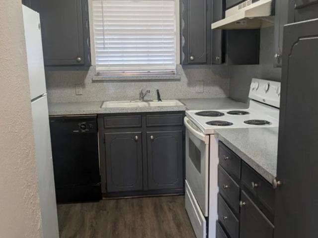 2 BR, 1.5 BA Apartment 110 Northridge Dr Office #300 Unit 1 112, Cleburne, TX 76033