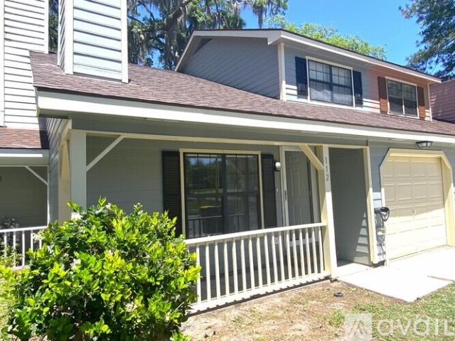 2 BR, 1.5 BA Apartment 112 Holland Park Cir, Savannah, GA 31419