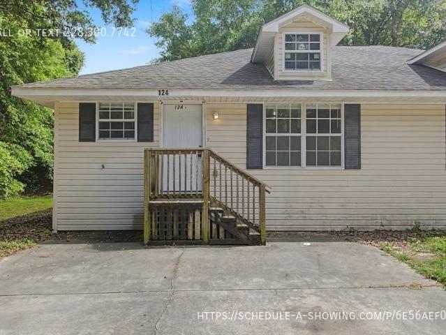 2 BR, 1.5 BA Apartment 124 30th 1/2 St, Gulfport, MS 39507