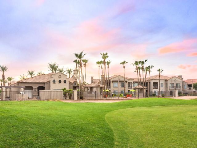 2 BR, 1.5 BA Apartment 125 South Alma School Road Unit 1355, Chandler, AZ 85224