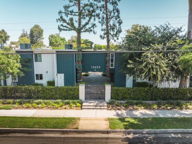 2 BR, 1.5 BA Apartment 12659 Moorpark Street Unit 15 R, Studio City, CA 91604