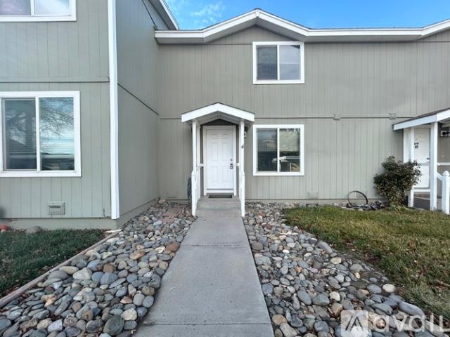 2 BR, 1.5 BA Apartment 1283 Redwood Cir, Unit 4, Gardnerville, NV 89460