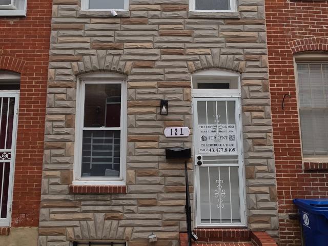 2 BR, 1.5 BA Apartment 121 N Bradford St, Baltimore, MD 21224