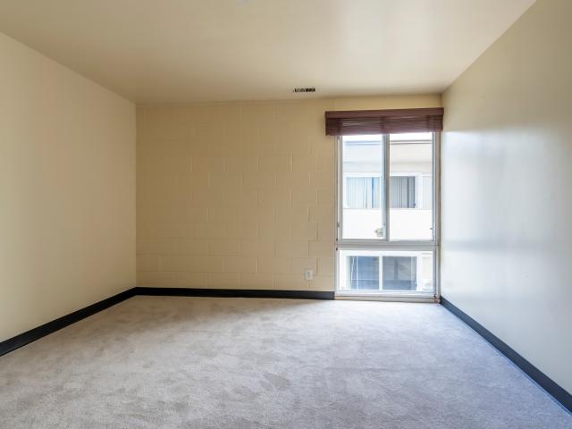 2 BR, 1.5 BA Apartment 121 E Hoover Ave, Ann Arbor, MI 48104