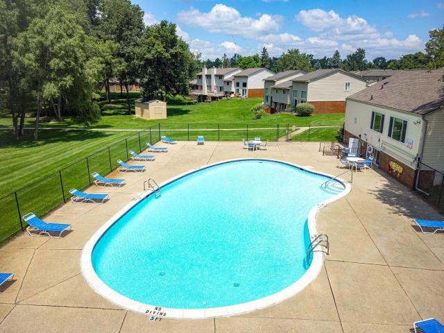 2 BR, 1.5 BA Apartment 1340 Briarwood Drive Unit 02 04, Waterford, MI 48327