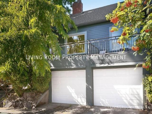 2 BR, 1.5 BA Apartment 1303 SE Pine Street, Portland, OR 97214