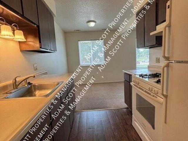 2 BR, 1.5 BA Apartment 1327 Southwestern Dr, Tecumseh, MI 49286