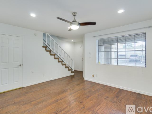 2 BR, 1.5 BA Apartment 1440 West La Jolla Drive, Tempe, AZ 85282