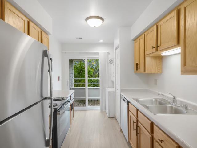 2 BR, 1.5 BA Apartment 14782 W Hidden Creek Court, New Berlin, WI 53151