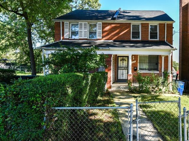 2 BR, 1.5 BA Apartment 149 Forrester St SW, Washington, DC 20032