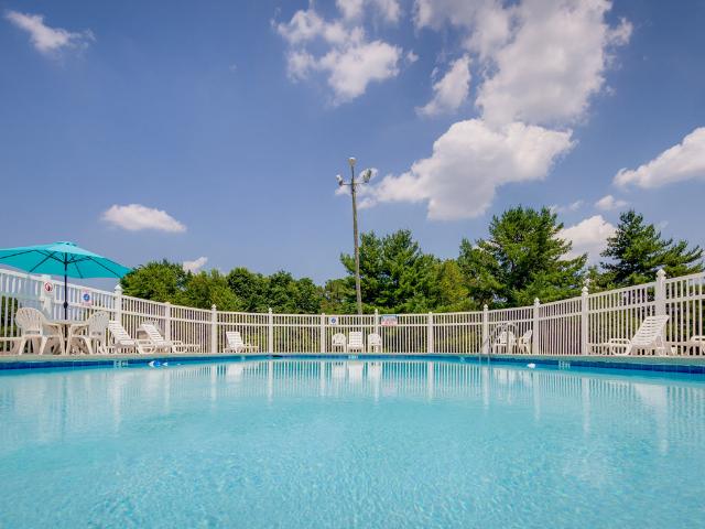 2 BR, 1.5 BA Apartment 1401 East Millbrook Road Unit 5208H, Raleigh, NC 27609
