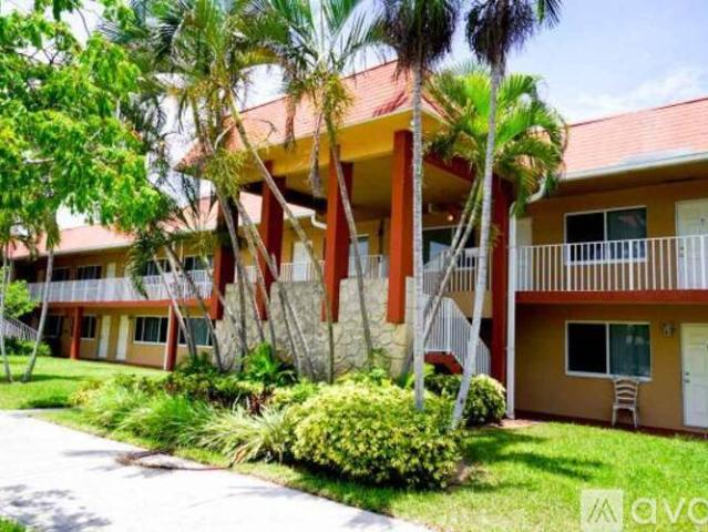 2 BR, 1.5 BA Apartment 155 SE 5th Ct, Unit 13, Deerfield Beach, FL 33441