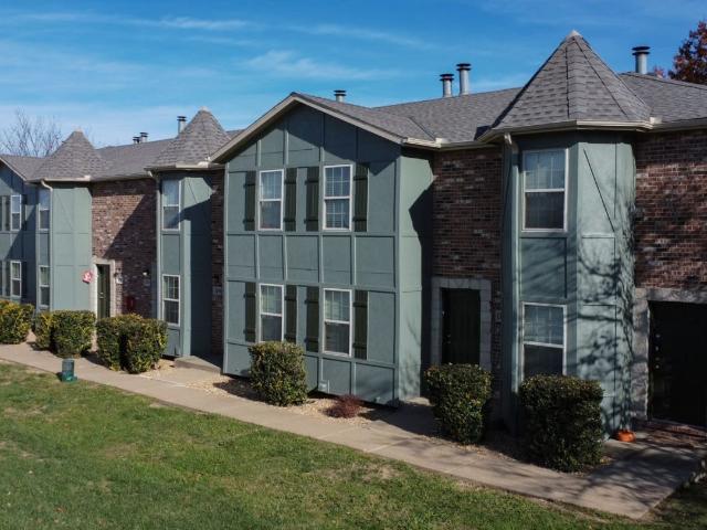 2 BR, 1.5 BA Apartment 15061 W. 138th Unit 802, Olathe, KS 66062