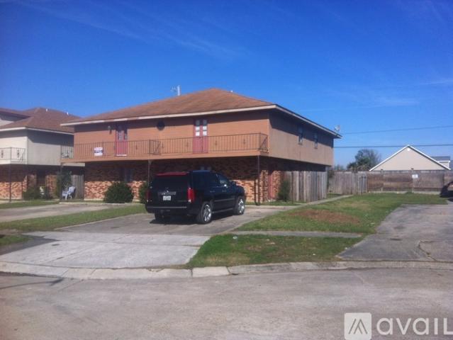 2 BR, 1.5 BA Apartment 1665 Alexander Ct, Gretna, LA 70056