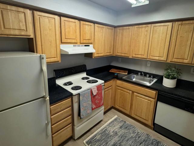 2 BR, 1.5 BA Apartment 17500 B Towne Crest Drive Unit TH17662, Gaithersburg, MD 20877