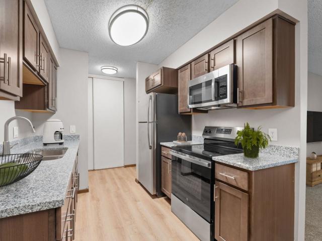 2 BR, 1.5 BA Apartment 17600 14th Avenue North Unit 120, Minneapolis, MN 55447