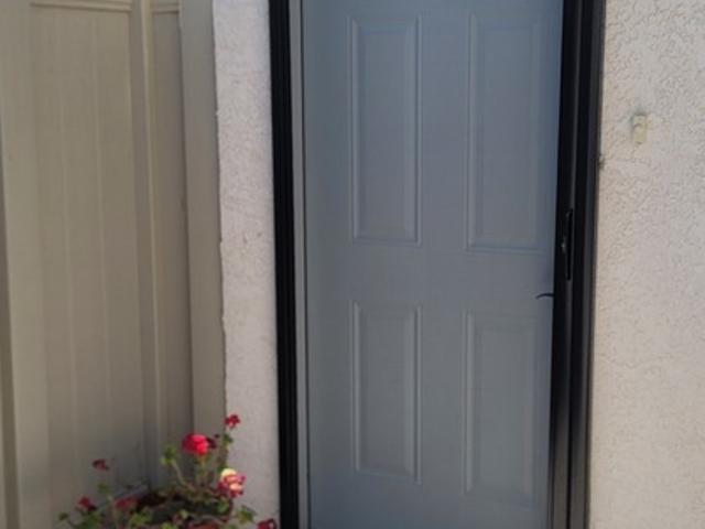 2 BR, 1.5 BA Apartment 1718 1 2 West 106th Street, Los Angeles, CA 90047