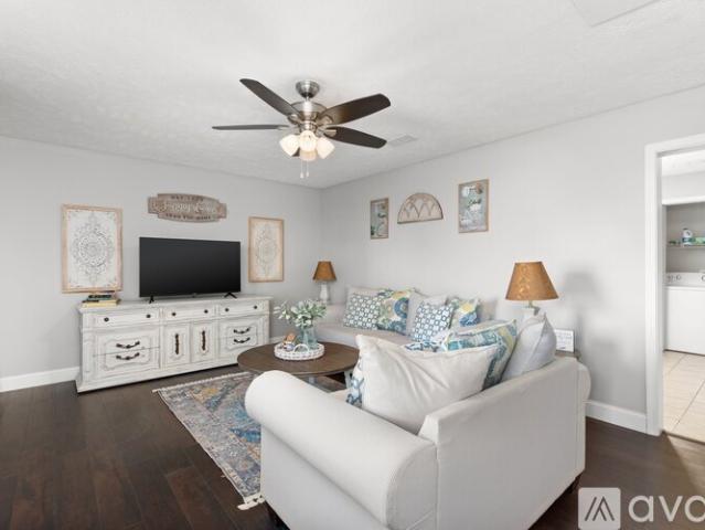 2 BR, 1.5 BA Apartment 1955 Lakeshore Dr, Unit 1955, Bean Station, TN 37708