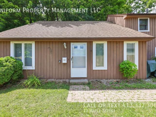 2 BR, 1.5 BA Apartment 19 Maple Street, Agawam, MA 01001