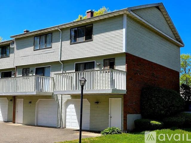 2 BR, 1.5 BA Apartment 1 Churchill Way, Unit 1, Newington, CT 06111
