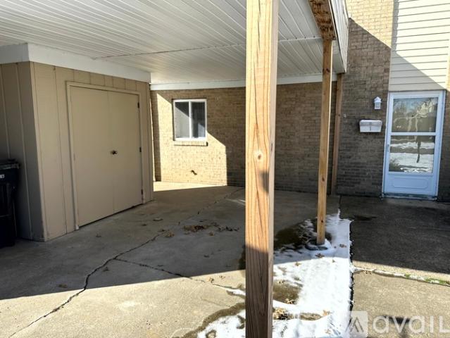 2 BR, 1.5 BA Apartment 1 Florentine Ct, Pekin, IL 61554