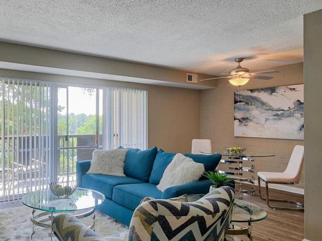2 BR, 1.5 BA Apartment 2050 Beltline Blvd Unit E102, Columbia, SC 29204