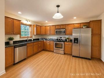 2 BR, 1.5 BA Apartment 208 Western Ave. Apt Hampden, ME 04444