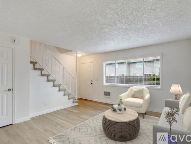 2 BR, 1.5 BA Apartment 200 Kennel Ave, Unit 202, Molalla, OR 97038