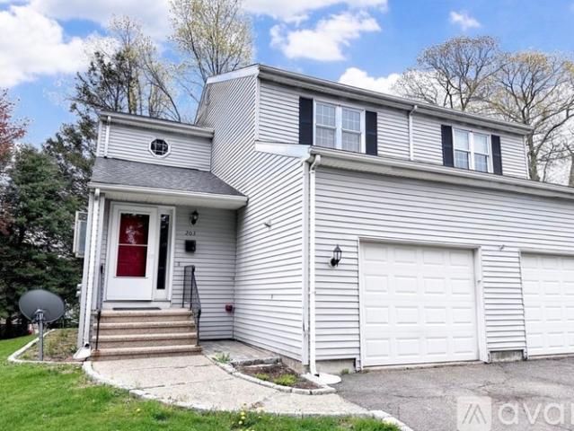 2 BR, 1.5 BA Apartment 203 Capewell Ave, Unit 1, Waterbury, CT 06708