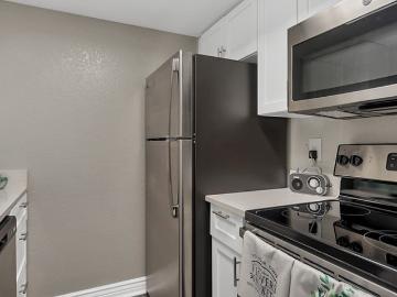 2 BR, 1.5 BA Apartment 2159 Nursery Road Unit 03 323, Clearwater, FL 33764